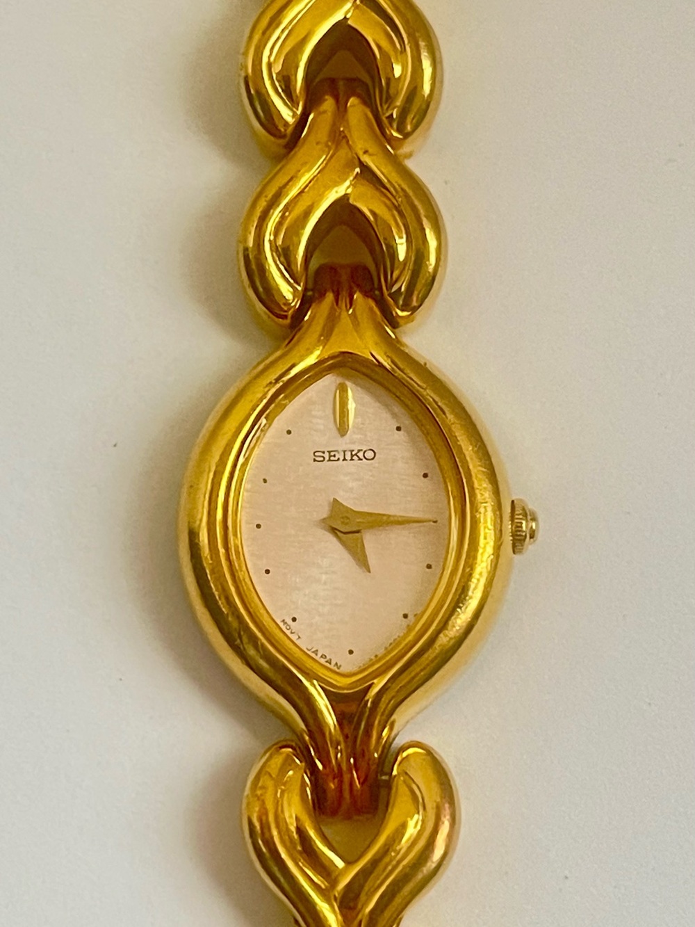 Seiko Vintage Women's Gold Tone pink mother of pearl Bracelet Watch